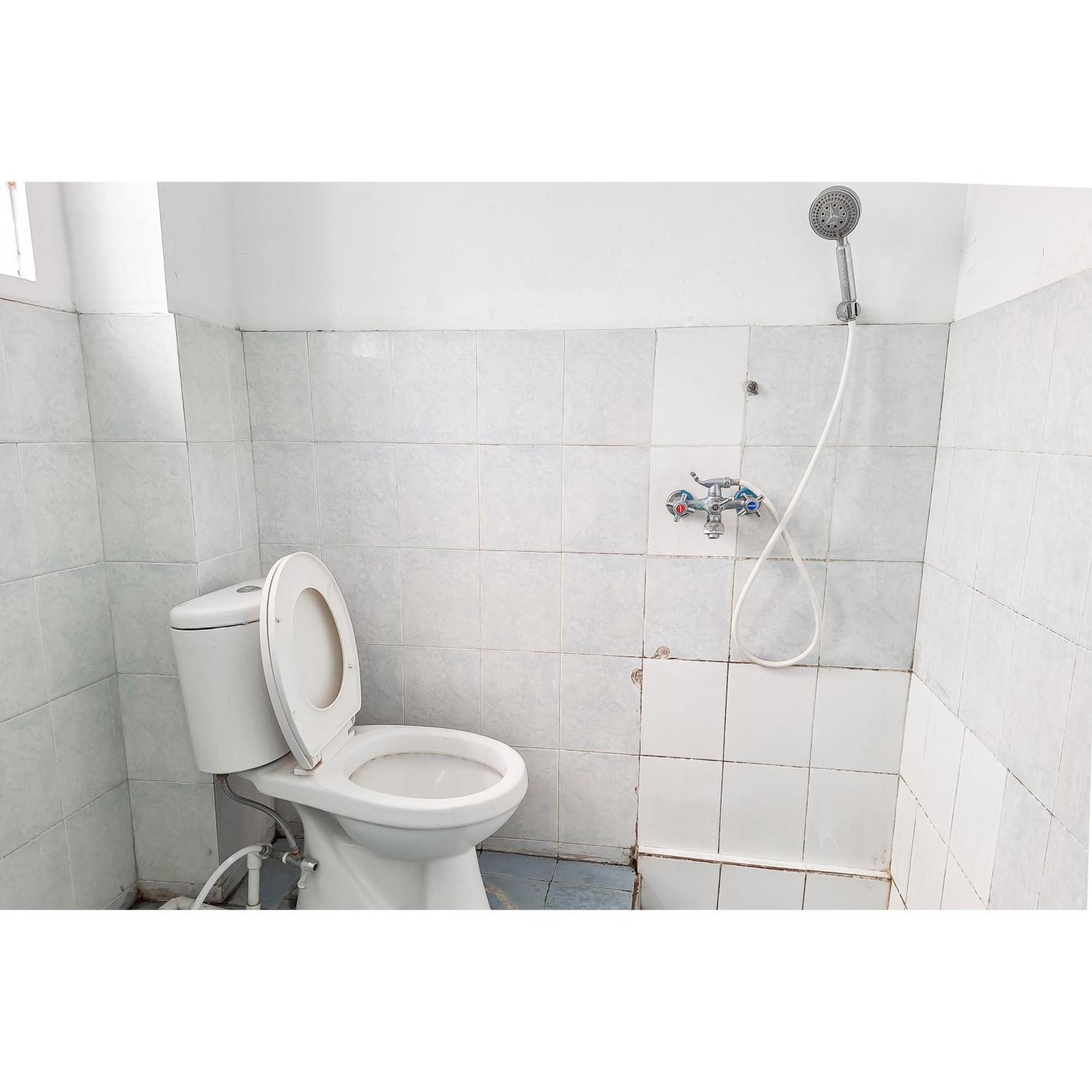 Wisma Pkbi Jabar Mitra Reddoorz Bandung Buitenkant foto